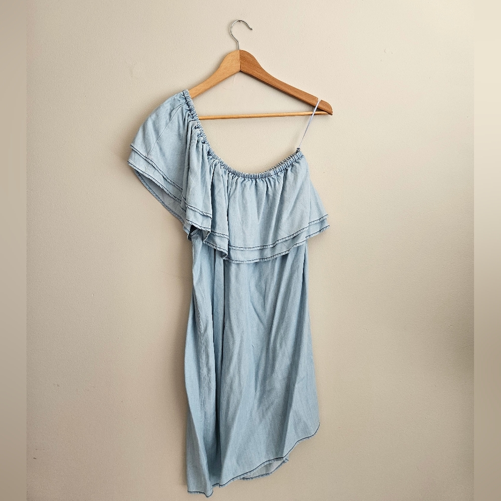 NWT BB Dakota Dress Isla One‎ Shoulder Denim Ruffle Elasticized Light Size Large - Picture 5 of 7